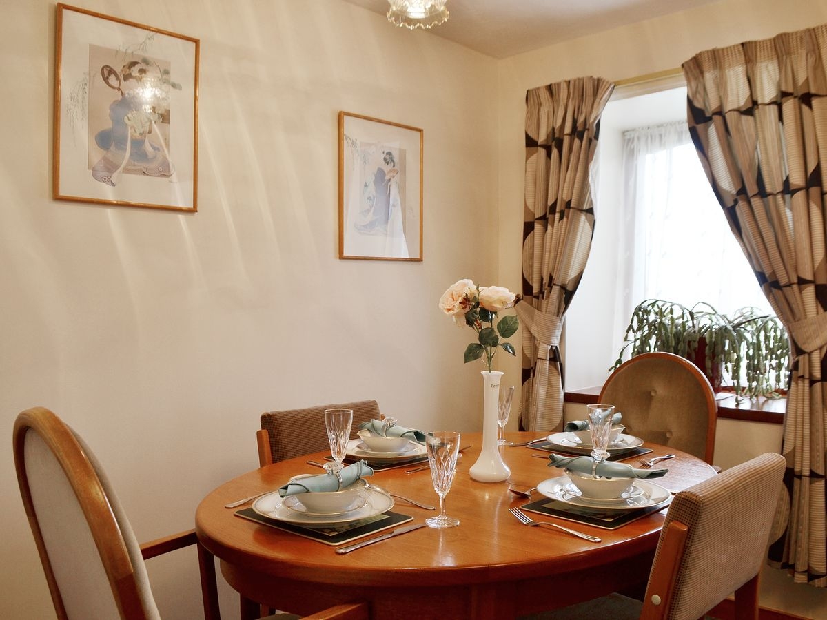 Ross Cottage, listing photograph 4