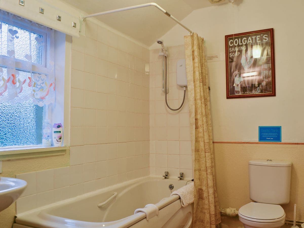 Bakehouse Cottage, listing photograph 7