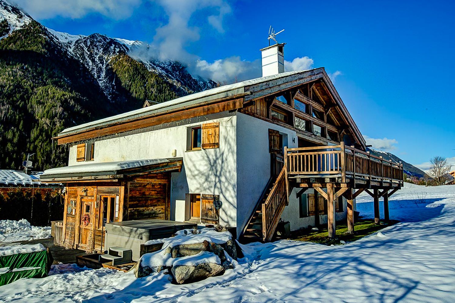 Chalet Emeraud, listing photograph 2