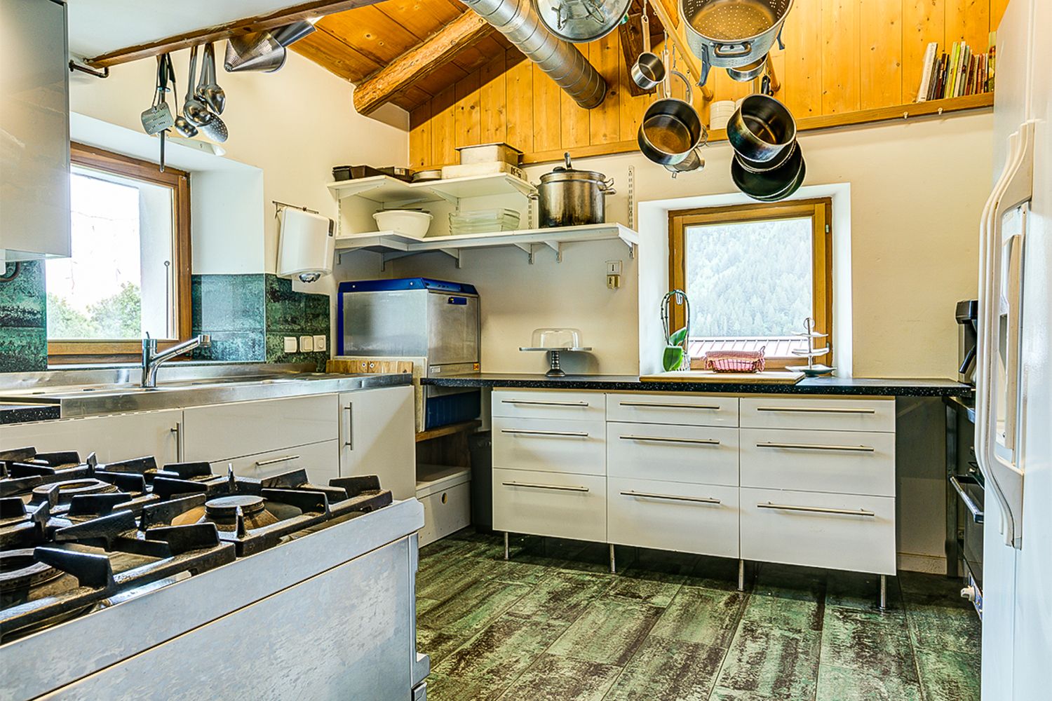 Chalet Emeraud, listing photograph 4