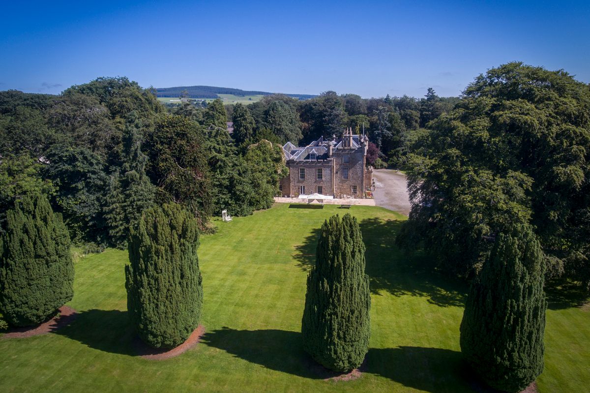 Averon Castle, listing photograph 2