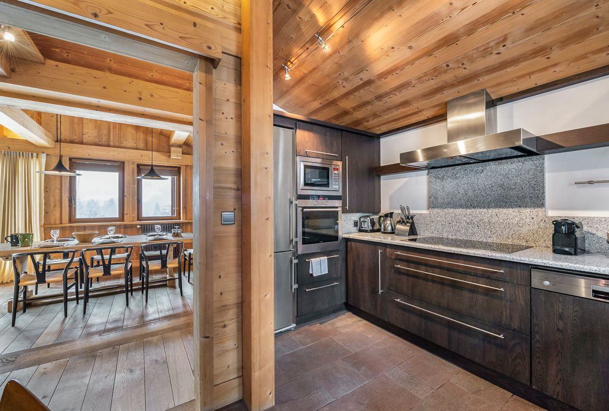 Chalet Leah, listing photograph 5