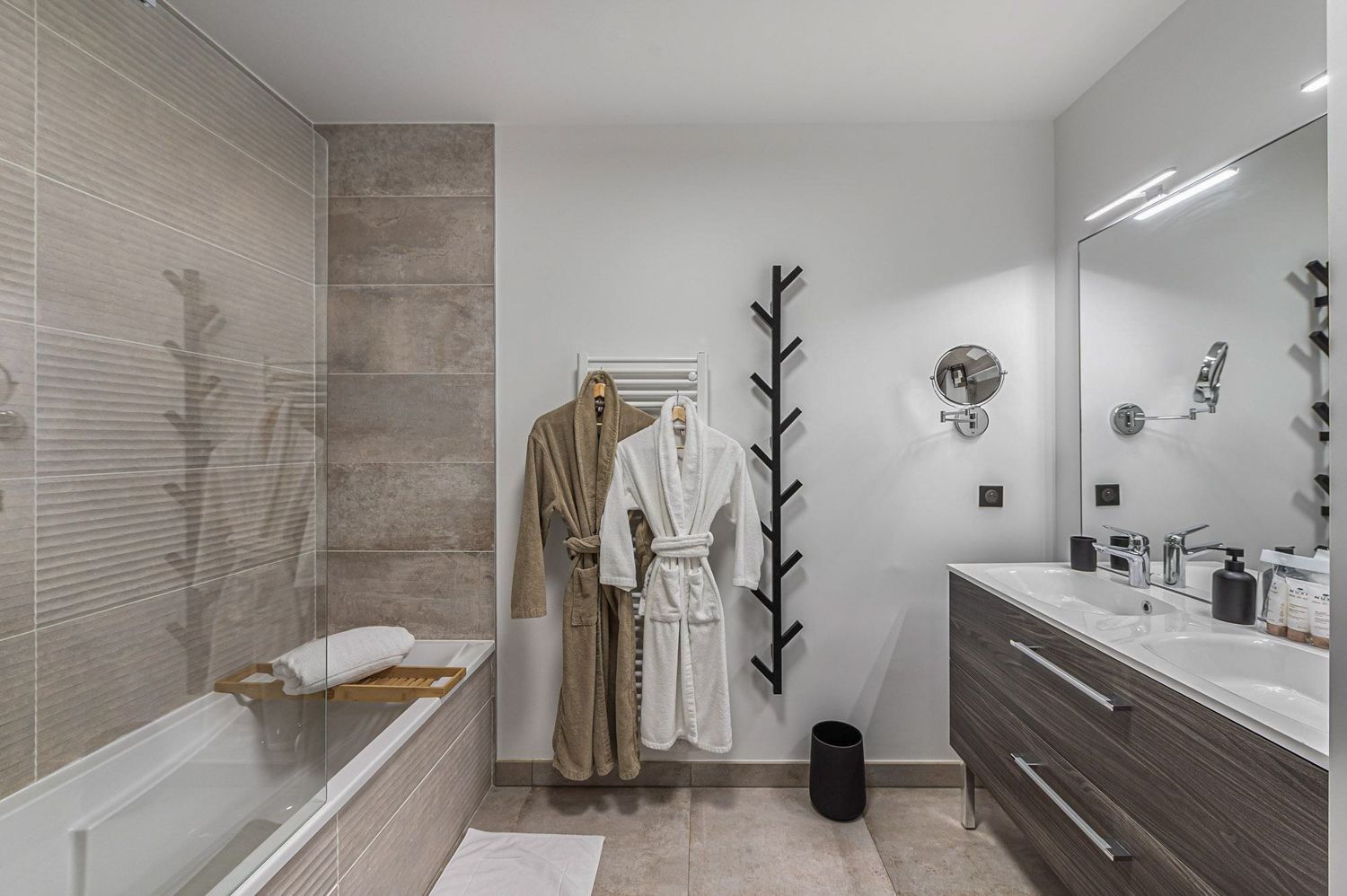 Apartment Gold, listing photograph 10
