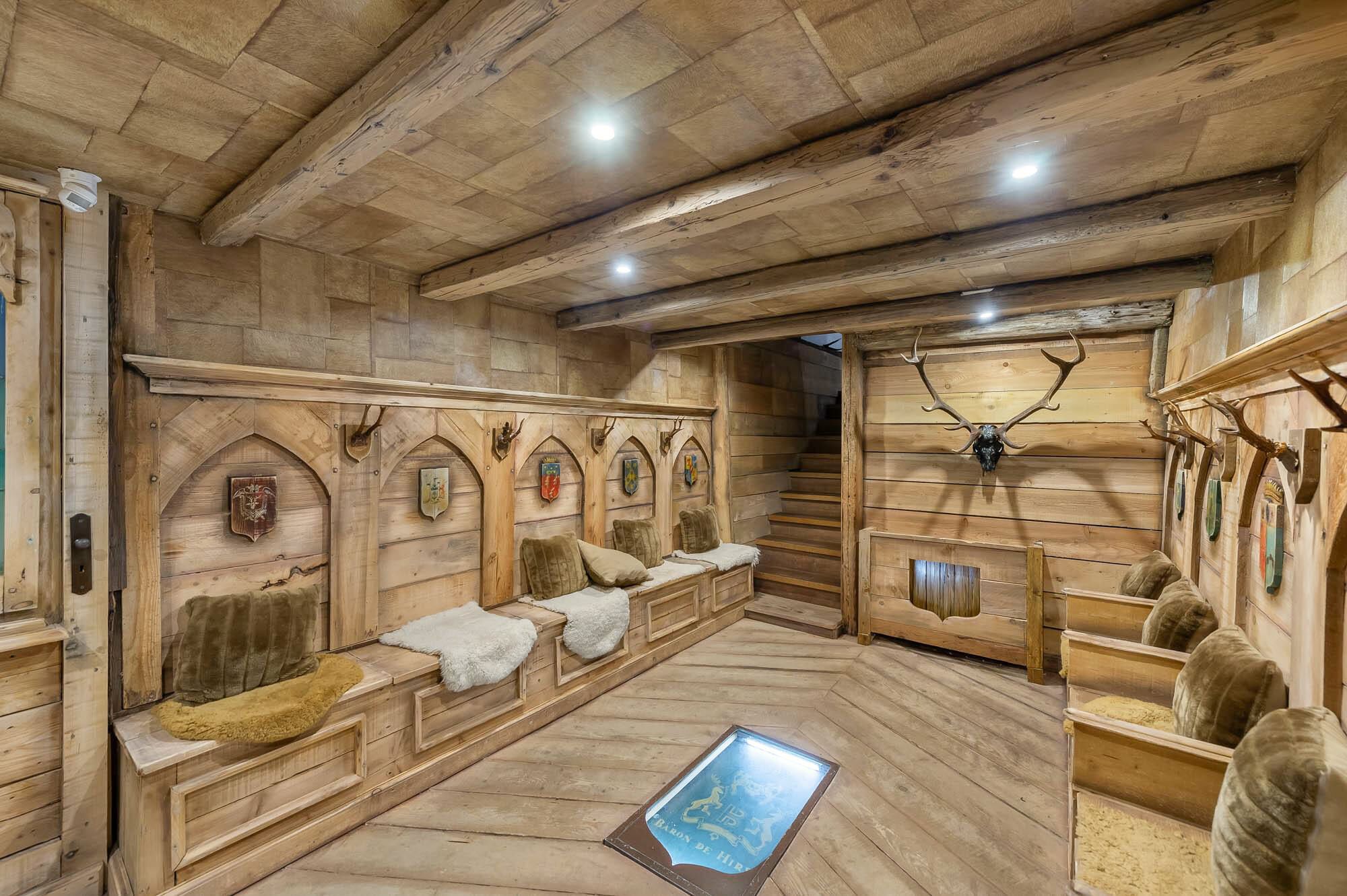 Chalet 2100, listing photograph 2