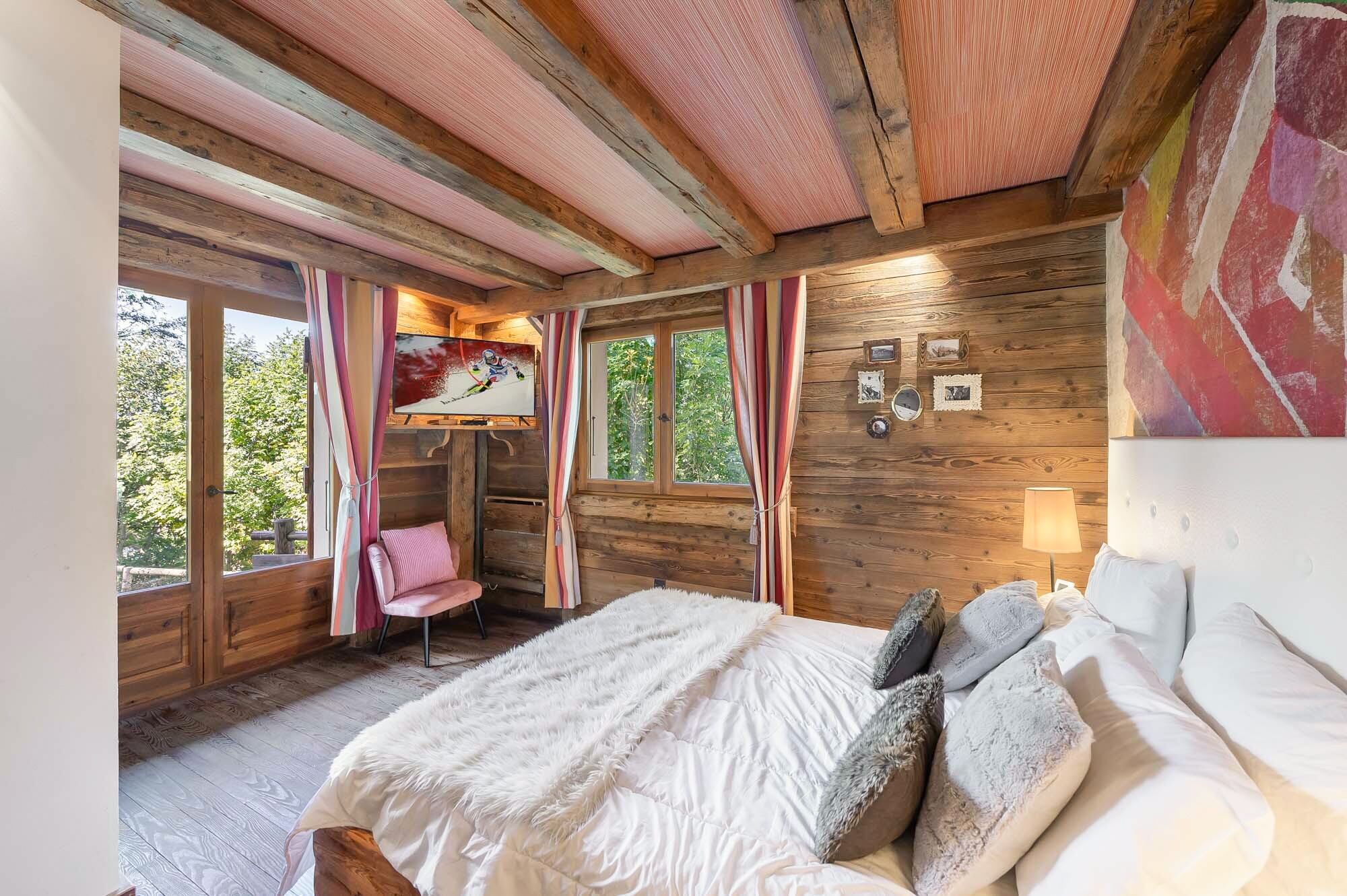 Chalet 2100, listing photograph 8