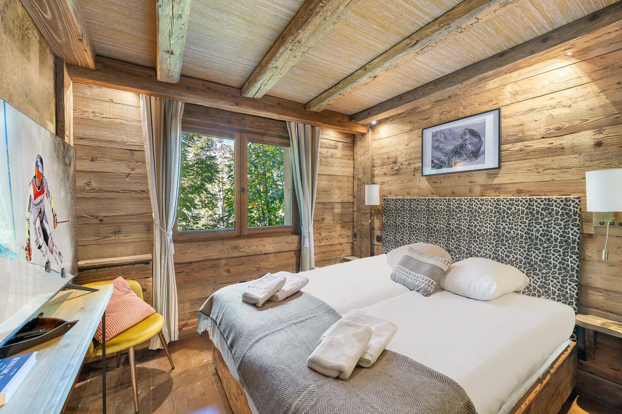 Chalet 2100, listing photograph 10