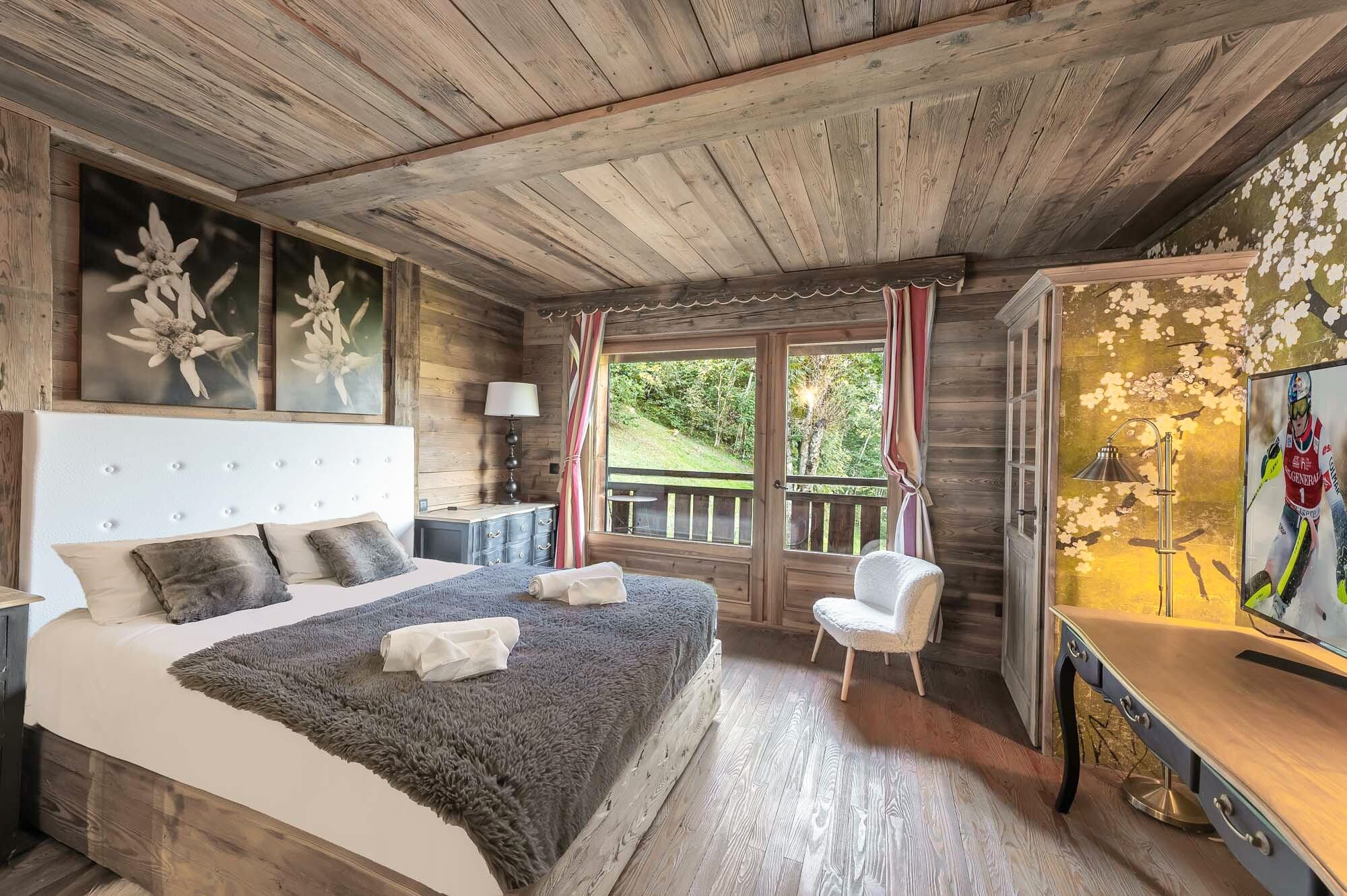 Chalet 2100, listing photograph 12