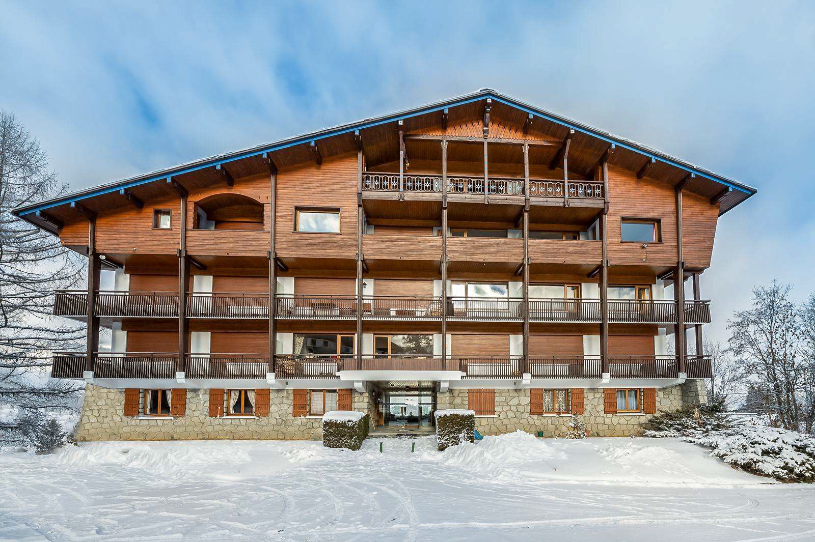 Apartment Snowshoe, listing photograph 2