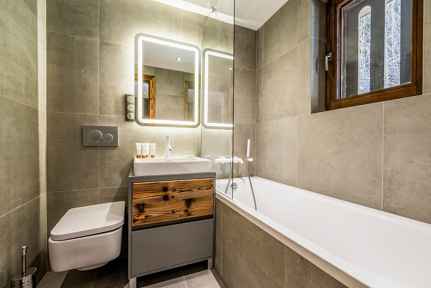 Chalet Moueux, listing photograph 12