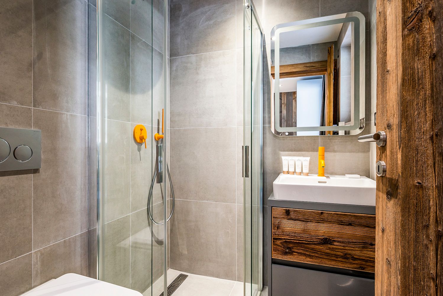 Apartment Cheserys, listing photograph 12