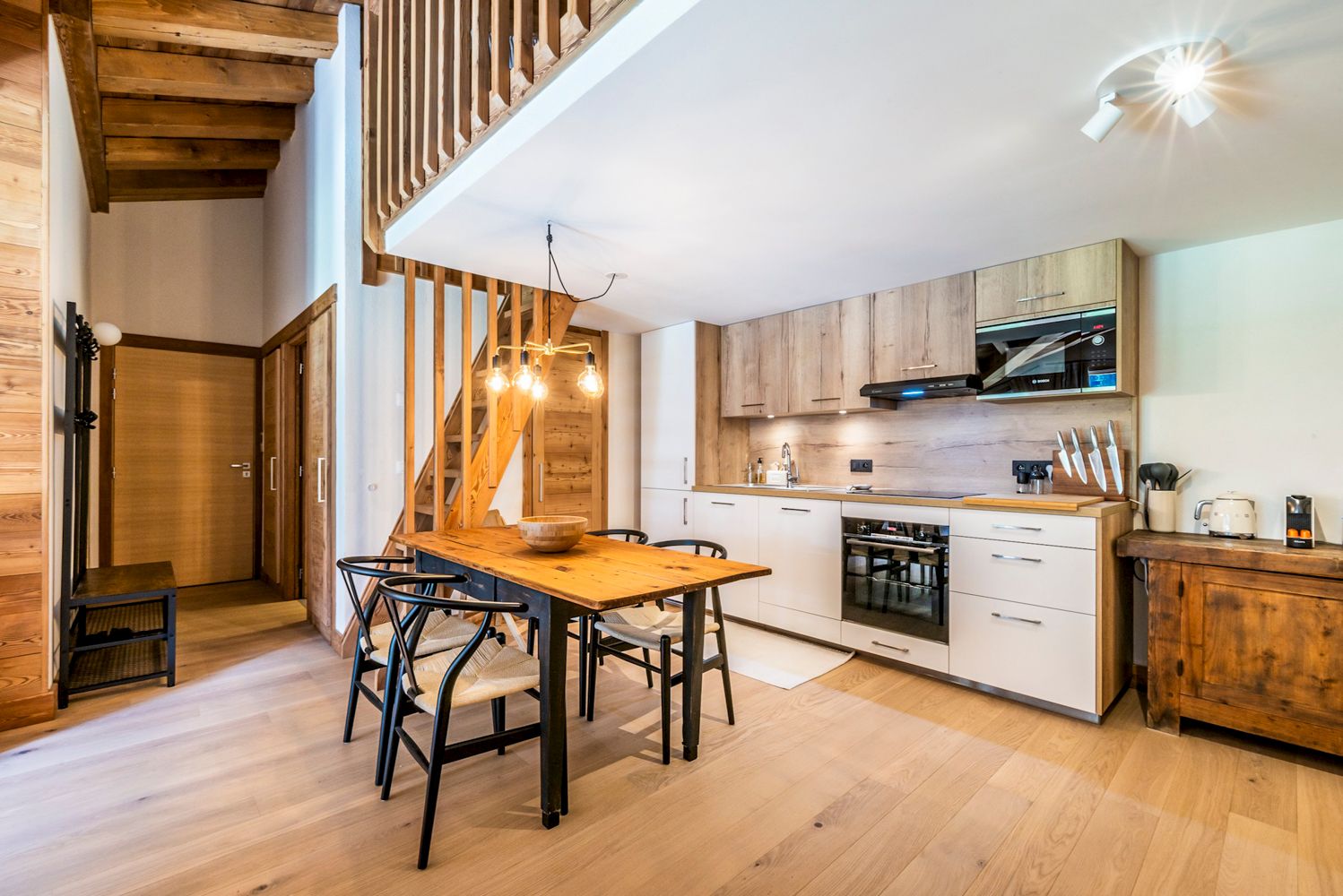 Apartment Joux, listing photograph 2