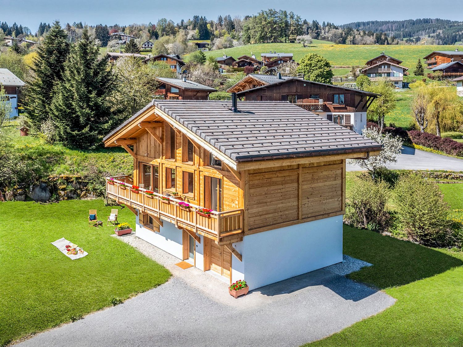 Chalet Breeze, listing photograph 2