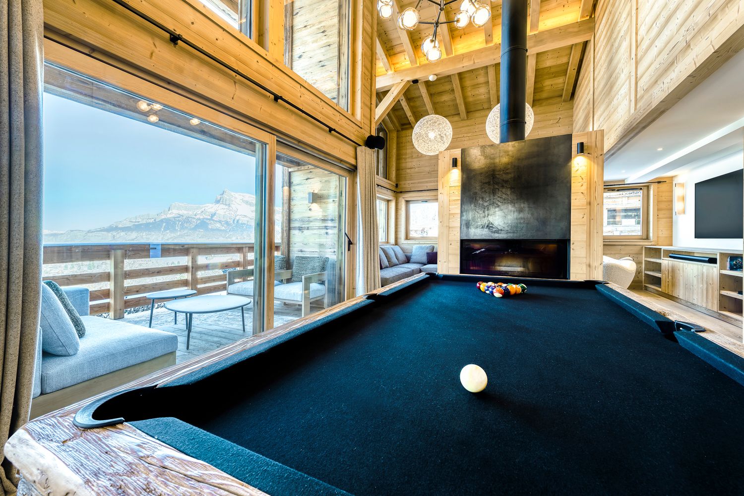 Chalet Berry, listing photograph 5