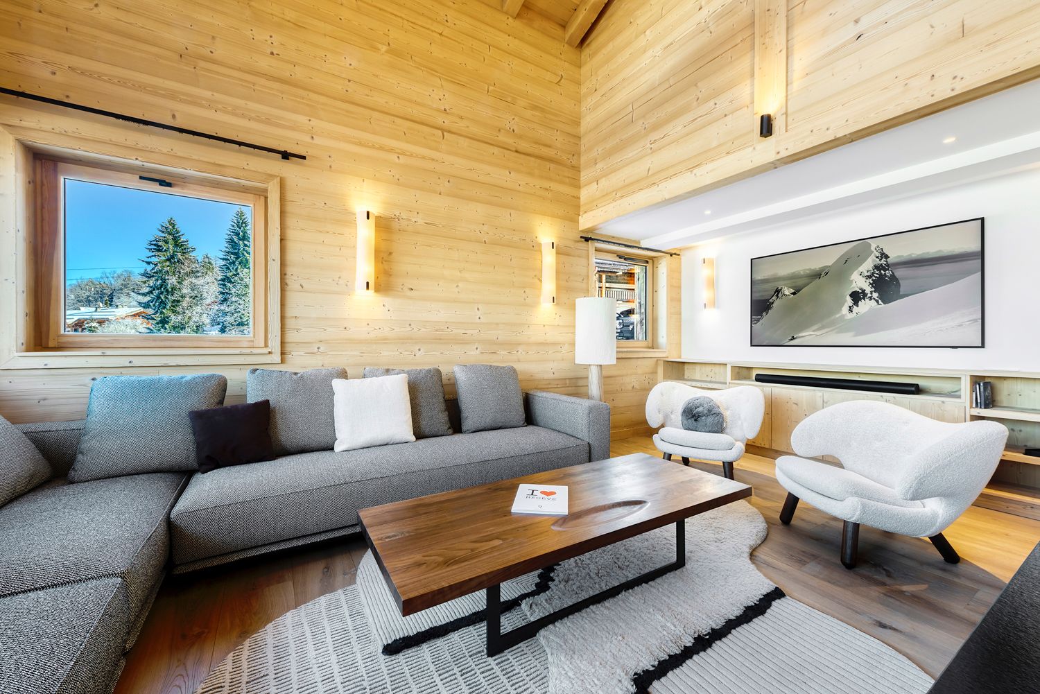 Chalet Berry, listing photograph 9