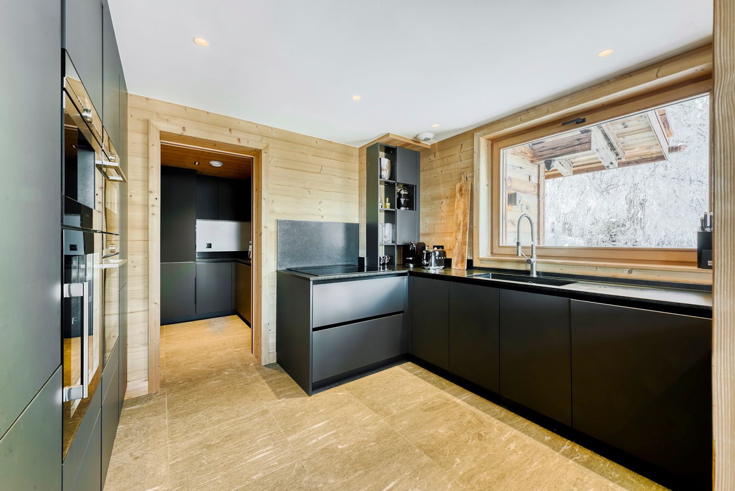 Chalet Berry, listing photograph 12