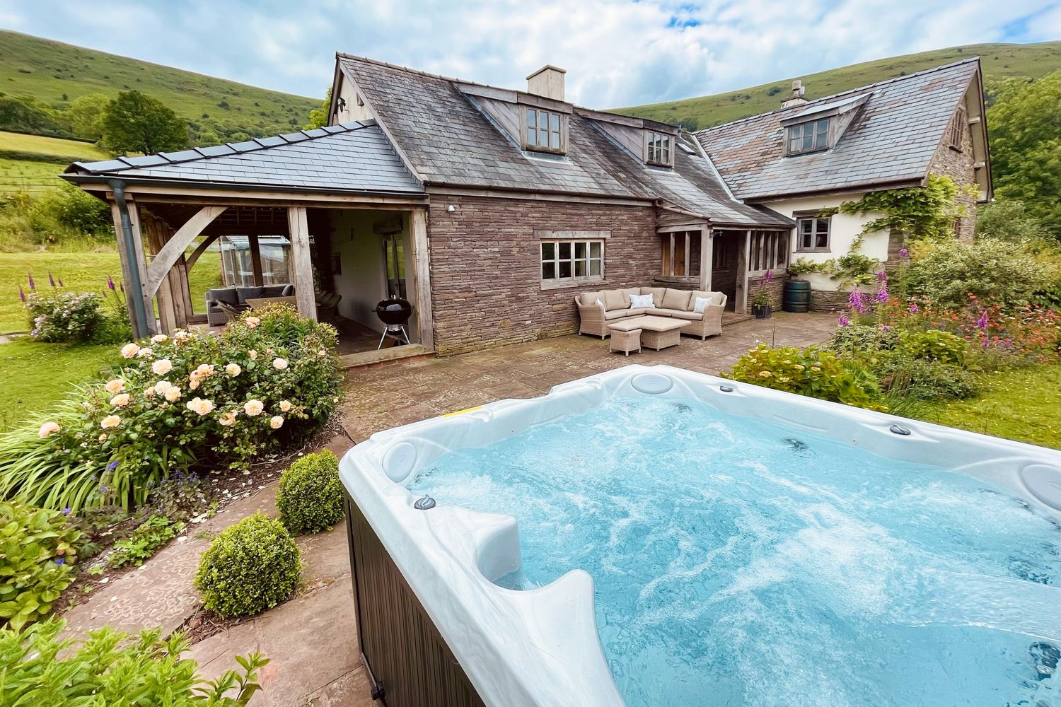 Hillside Farmhouse, listing photograph 4