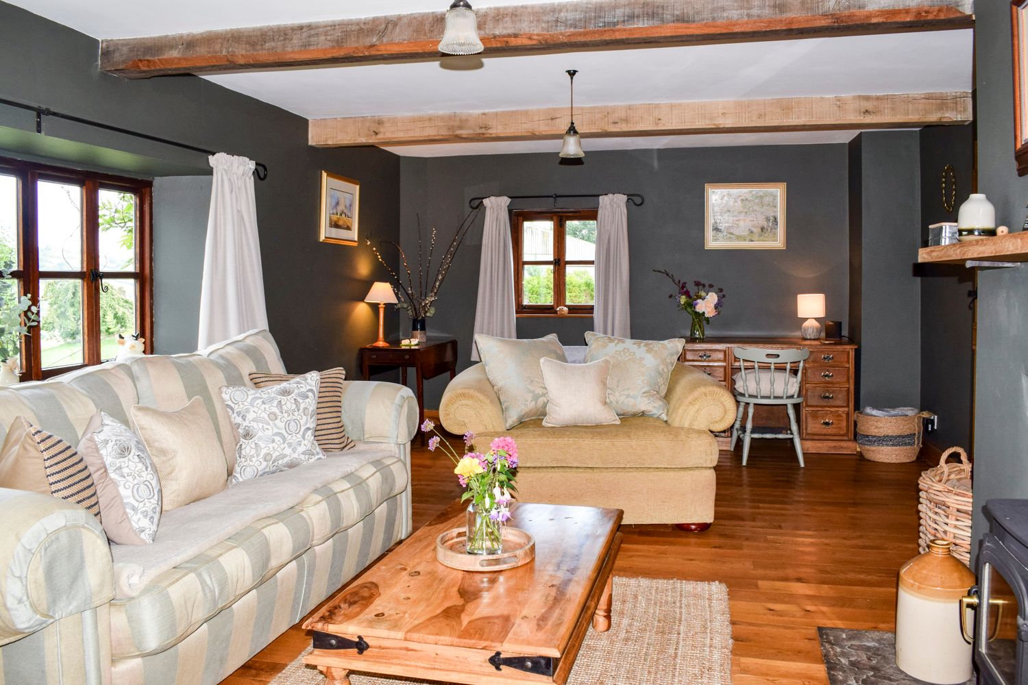 Hillside Farmhouse, listing photograph 11