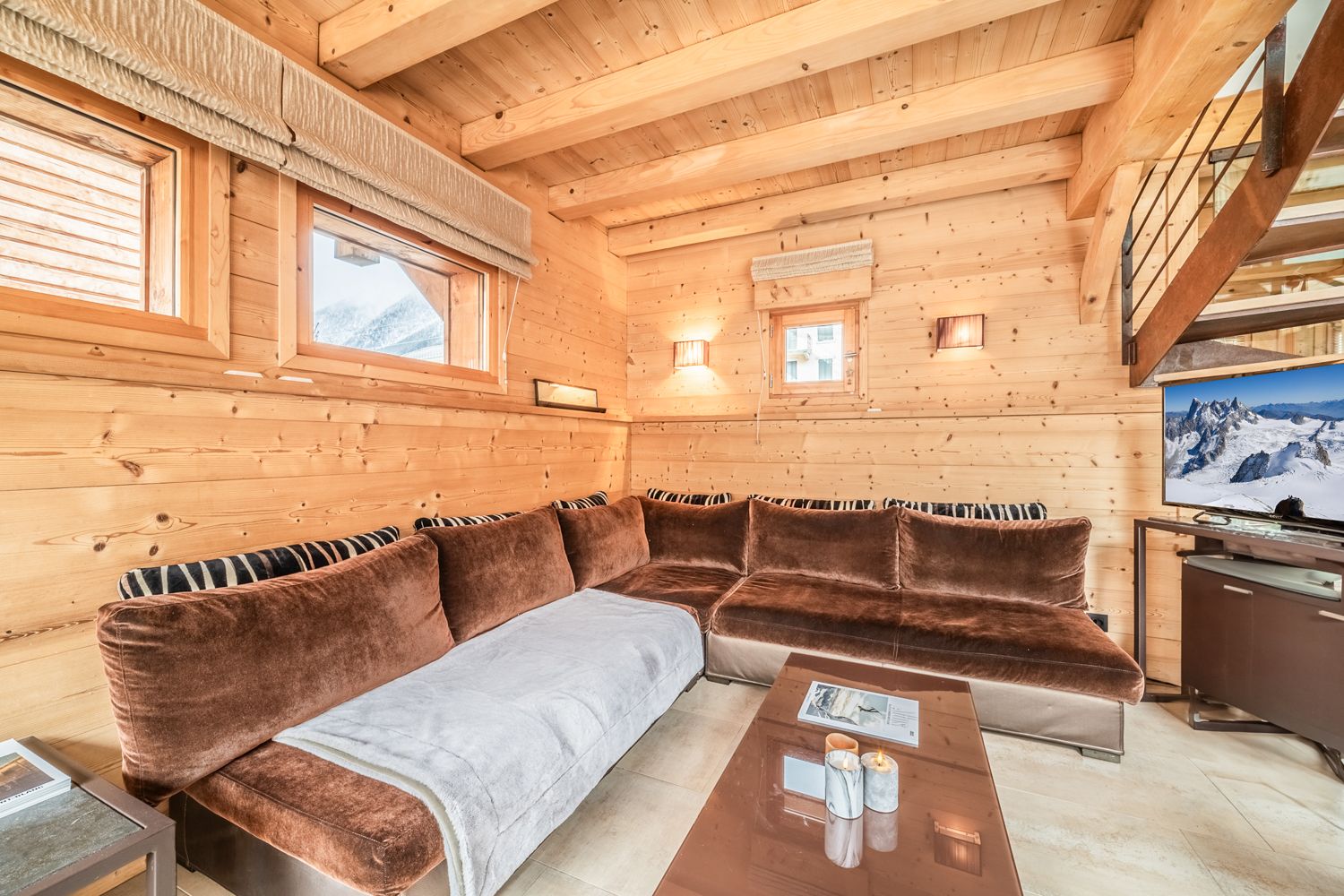 Chalet Annie, listing photograph 3