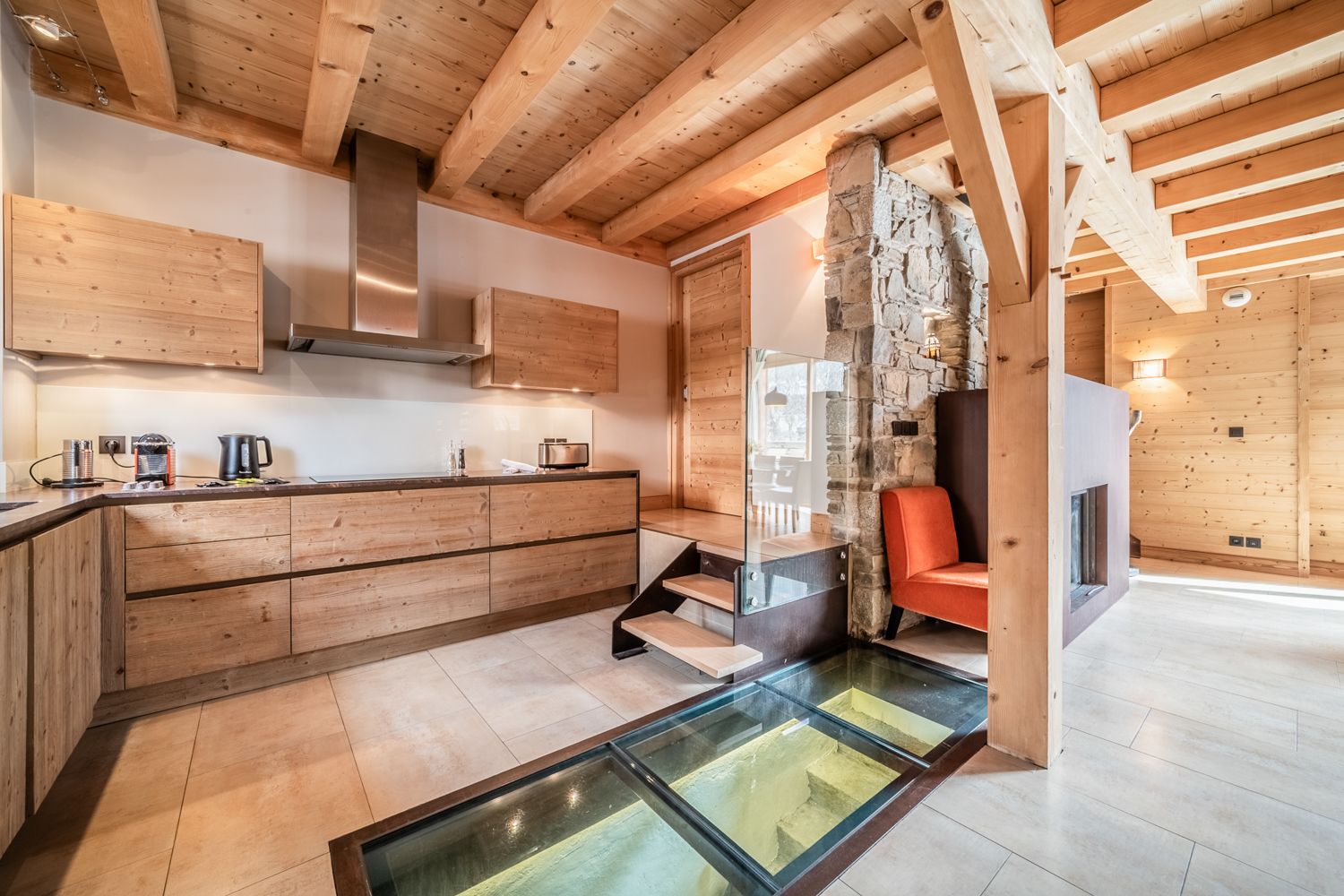 Chalet Annie, listing photograph 4