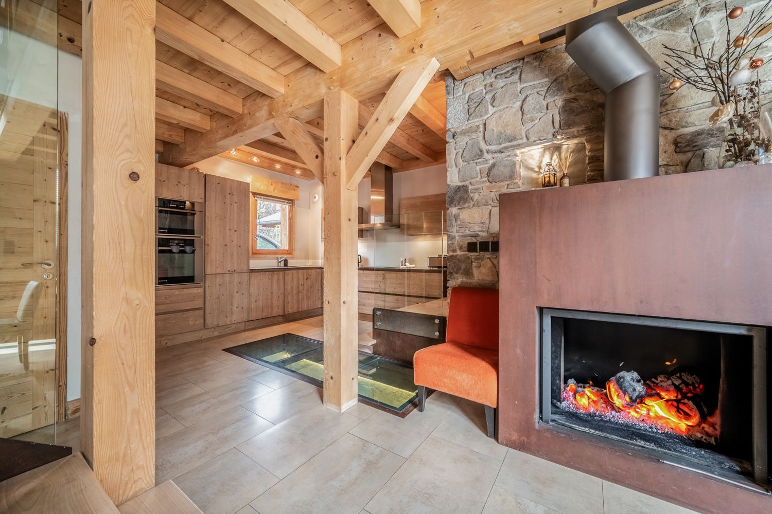 Chalet Annie, listing photograph 5