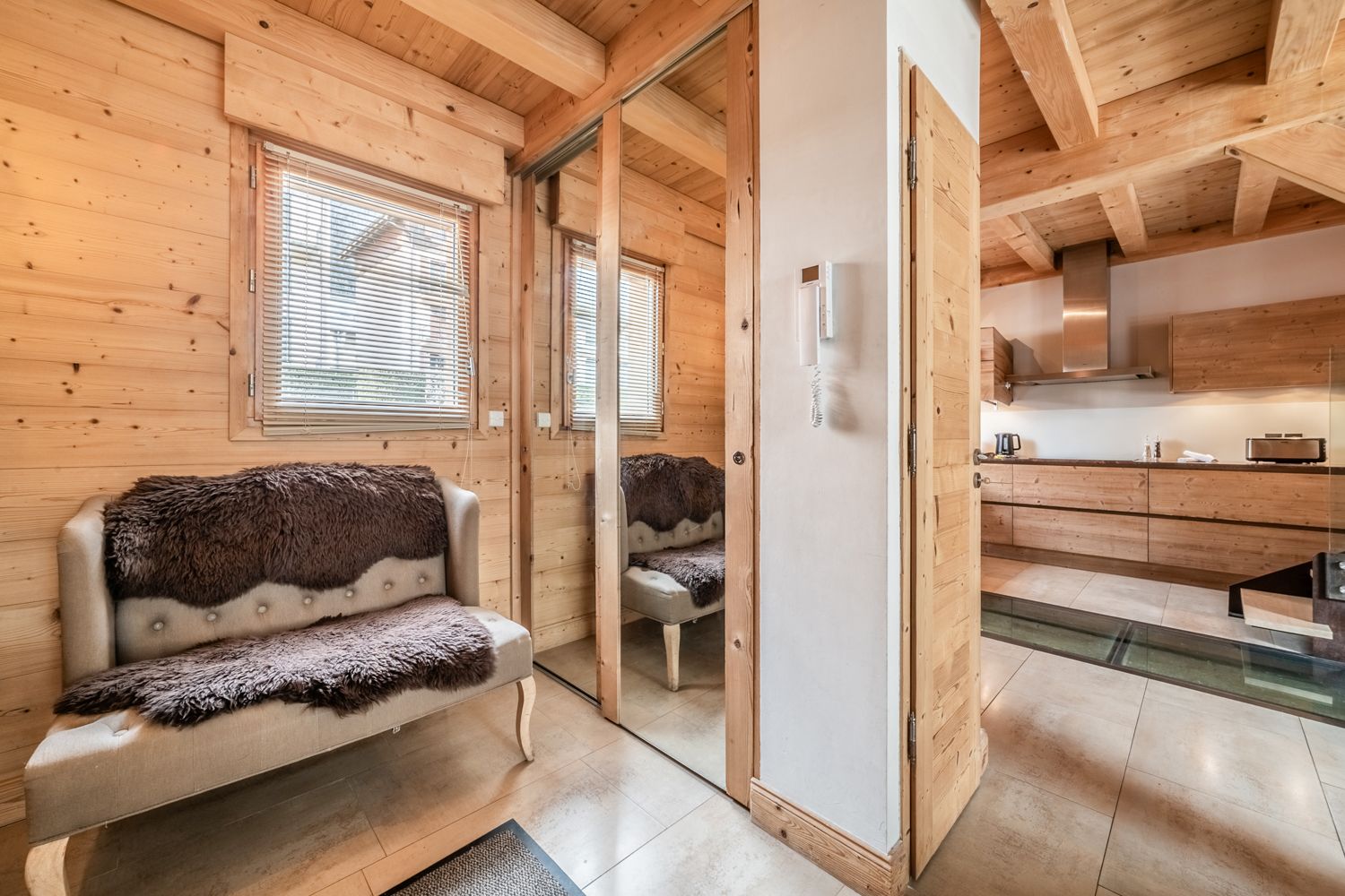 Chalet Annie, listing photograph 9
