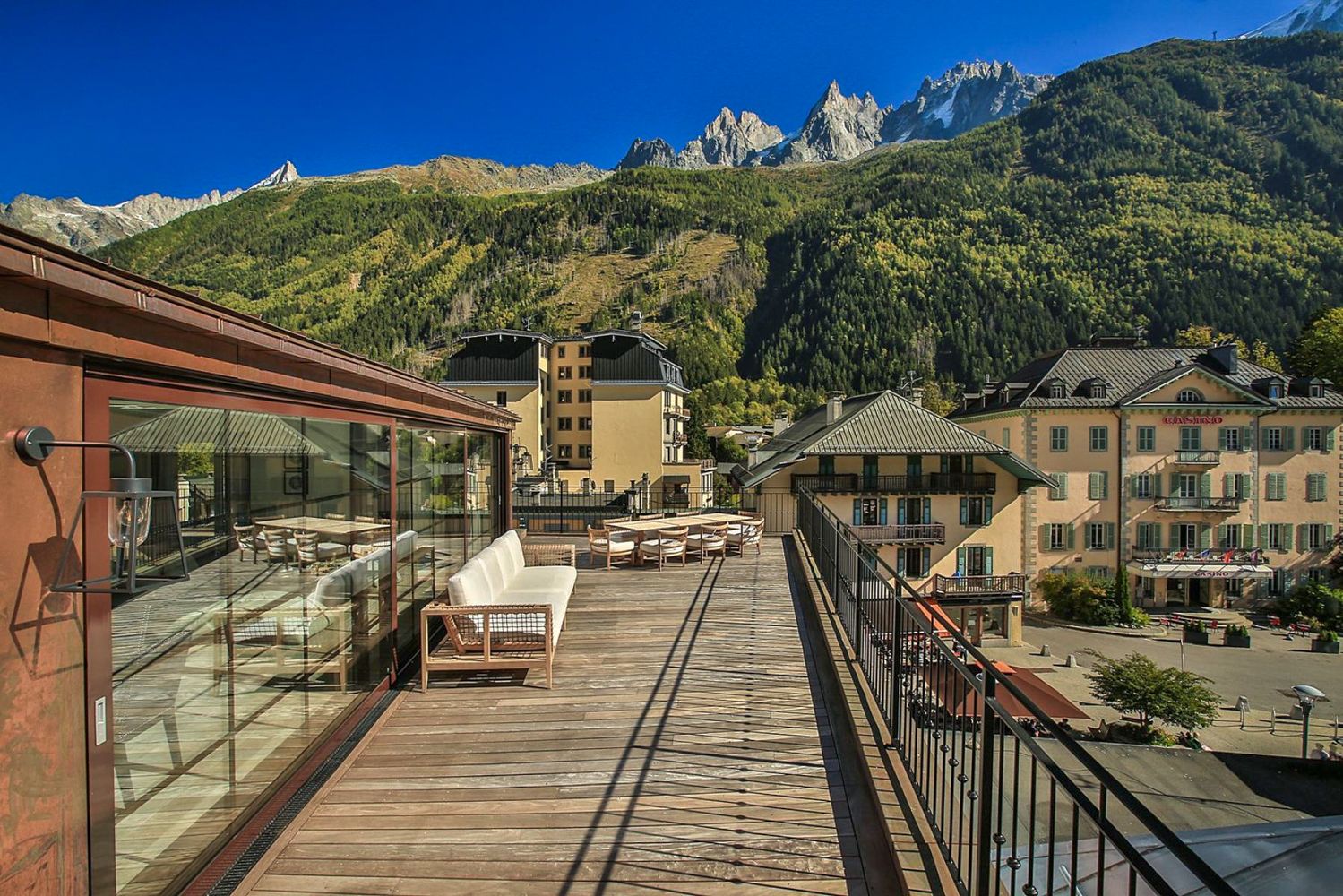 Penthouse Chamonix, listing photograph 2