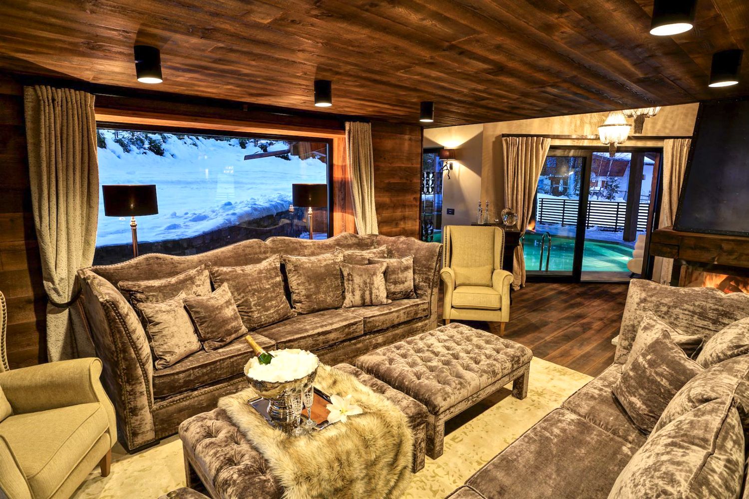 Chalet Baja, listing photograph 3