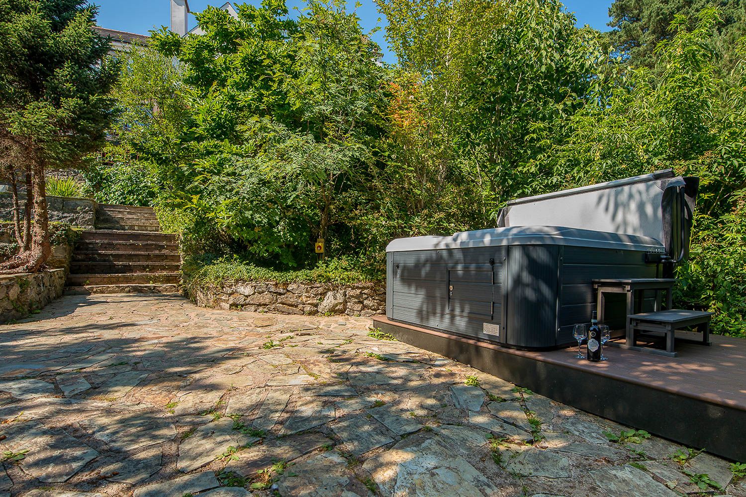 Menai Manor, listing photograph 6