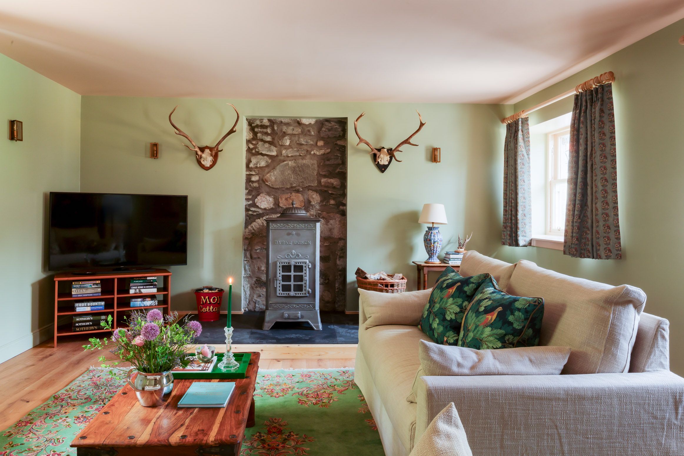 Laggan Cottage, listing photograph 3