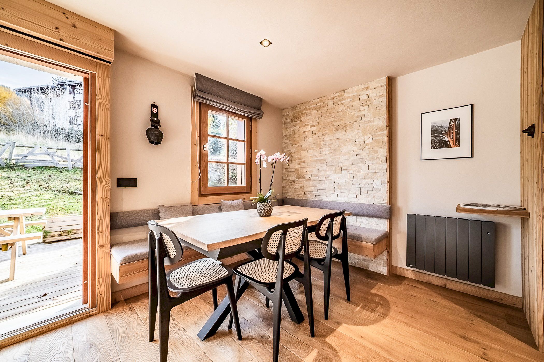 Apartment Foyelle, listing photograph 4