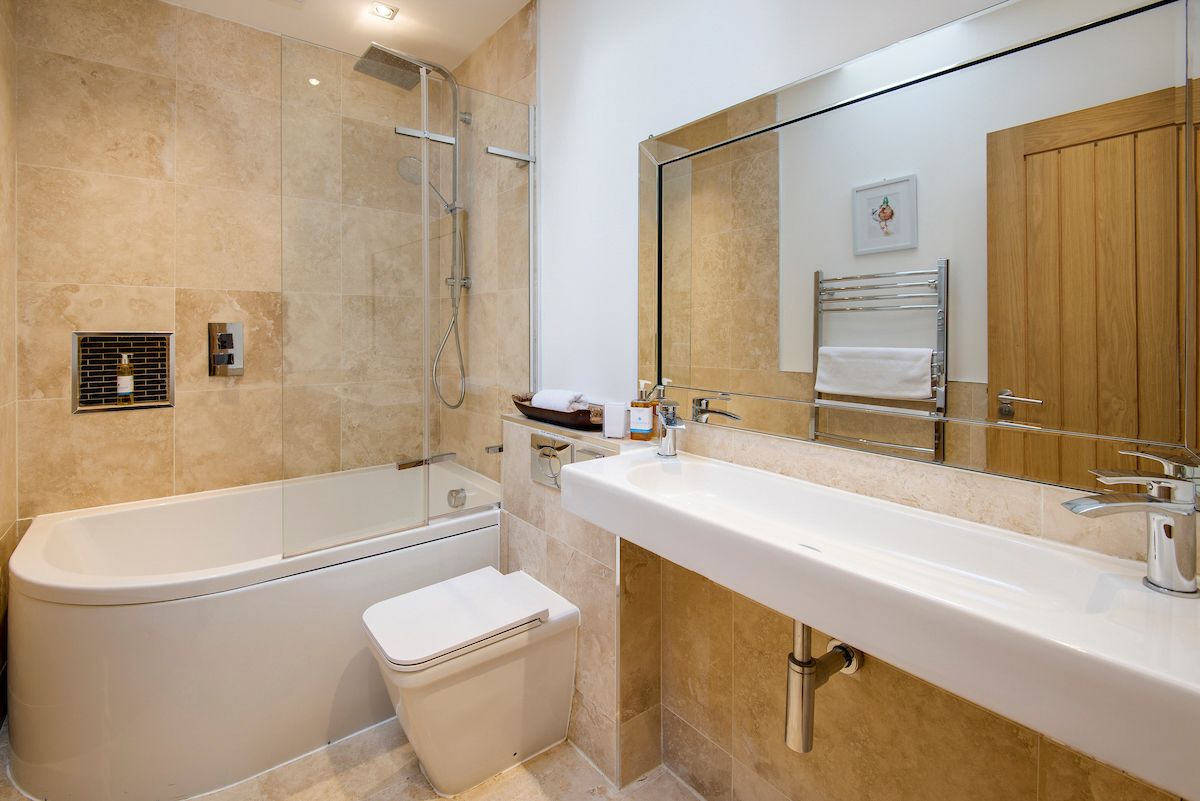 Arrochar House, listing photograph 12