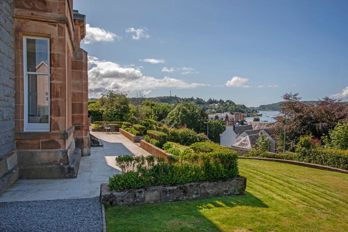 Seaview Mansion, listing photograph 2