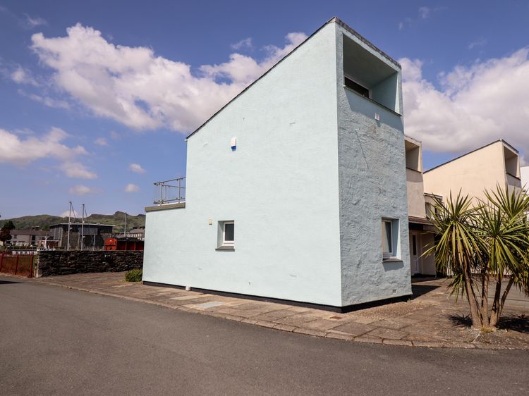 1 South Snowdon Wharf, listing photograph 3