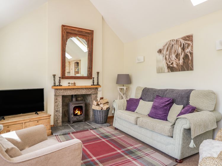 Drumhead Bothy, listing photograph 4
