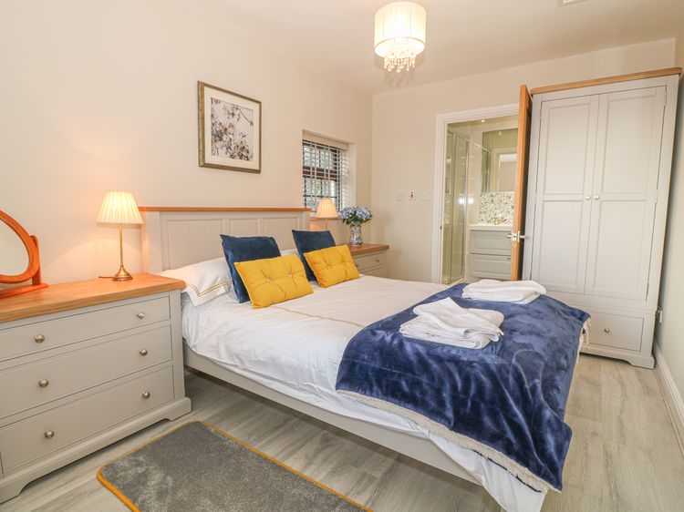 Holly Cottage, listing photograph 9