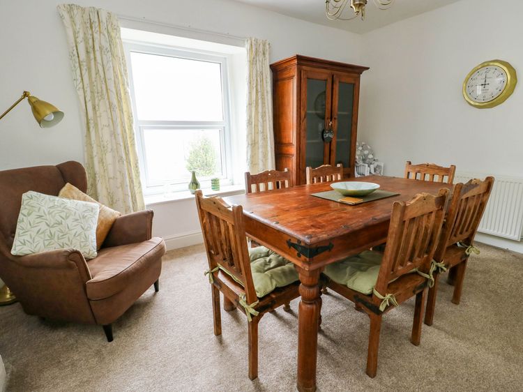 Llewelyn House, listing photograph 6
