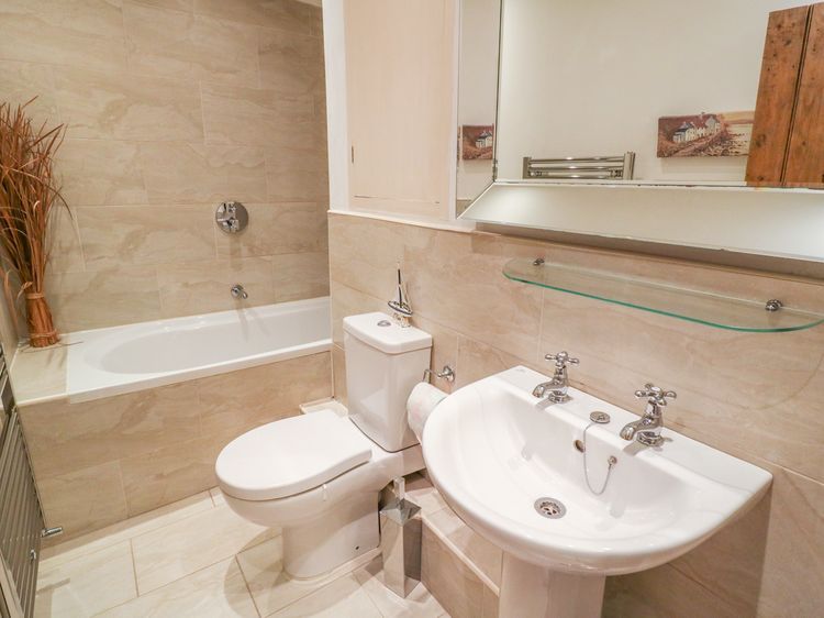 Rose Cottage, listing photograph 12