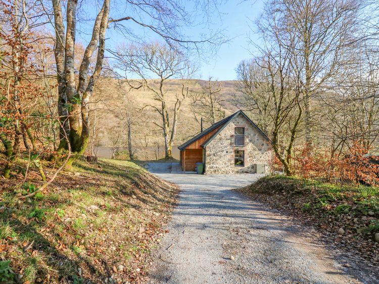 Boat House, listing photograph 3