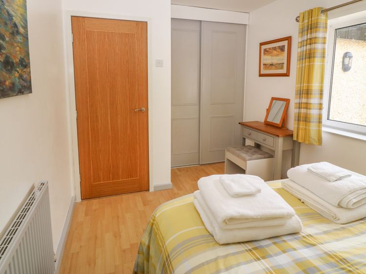 Plas Marchog Annexe, listing photograph 10