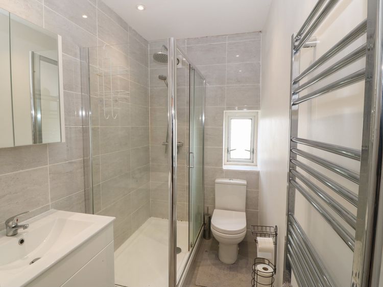 Plas Marchog Annexe, listing photograph 12
