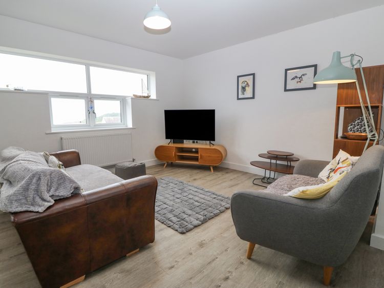 Cysgod Y Capel, listing photograph 3