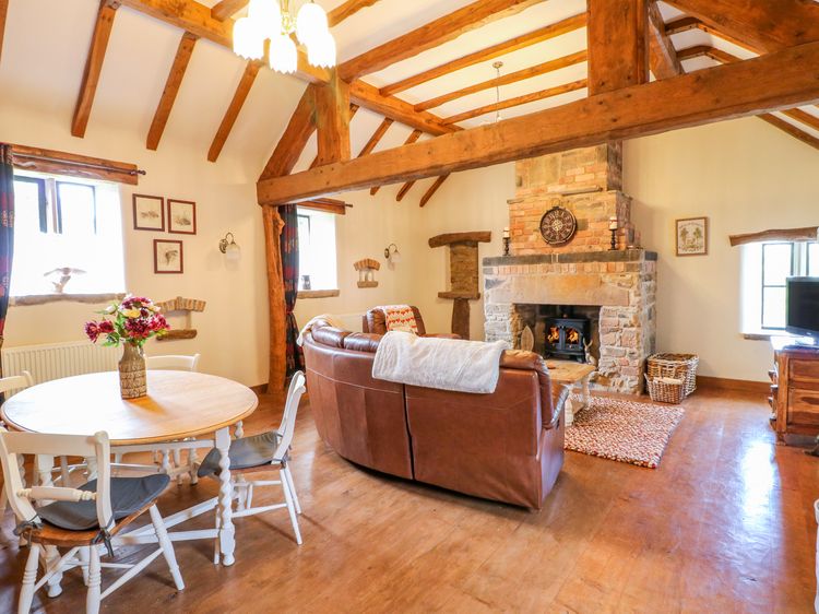 Woodland Lodge, listing photograph 3