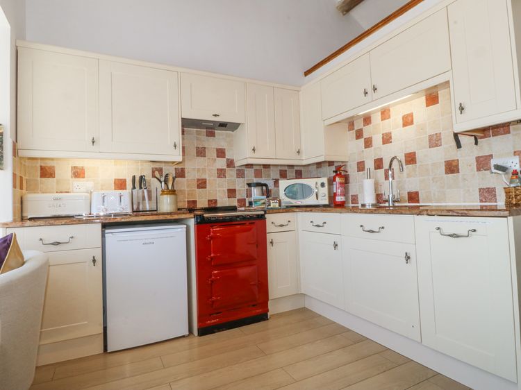 Bay View Apartment, listing photograph 11