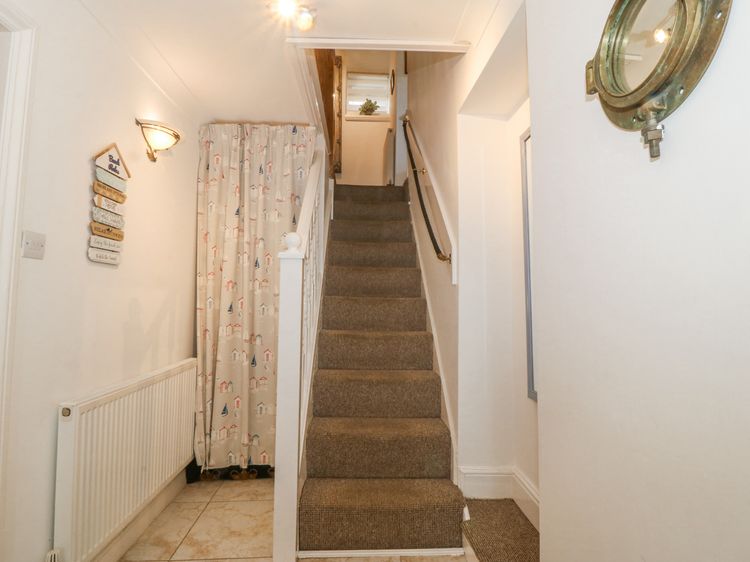 Bay View Apartment, listing photograph 12