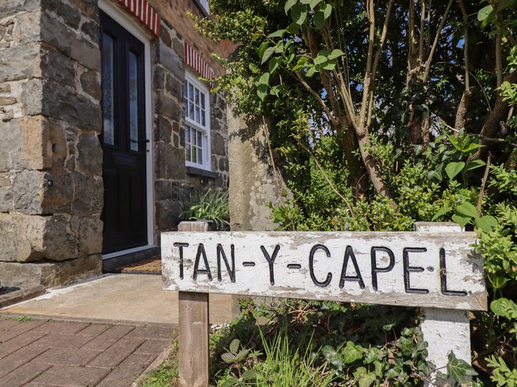 Tan Y Capel, listing photograph 3