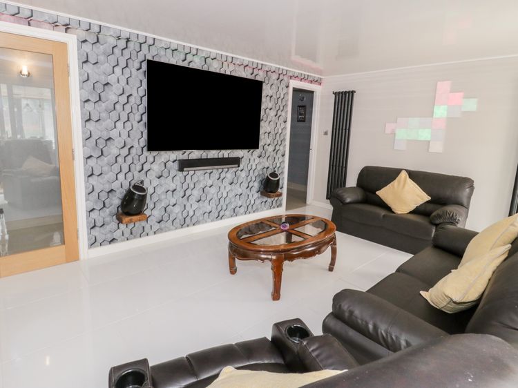 Ground floor flat, listing photograph 4