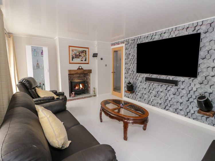 Ground floor flat, listing photograph 6