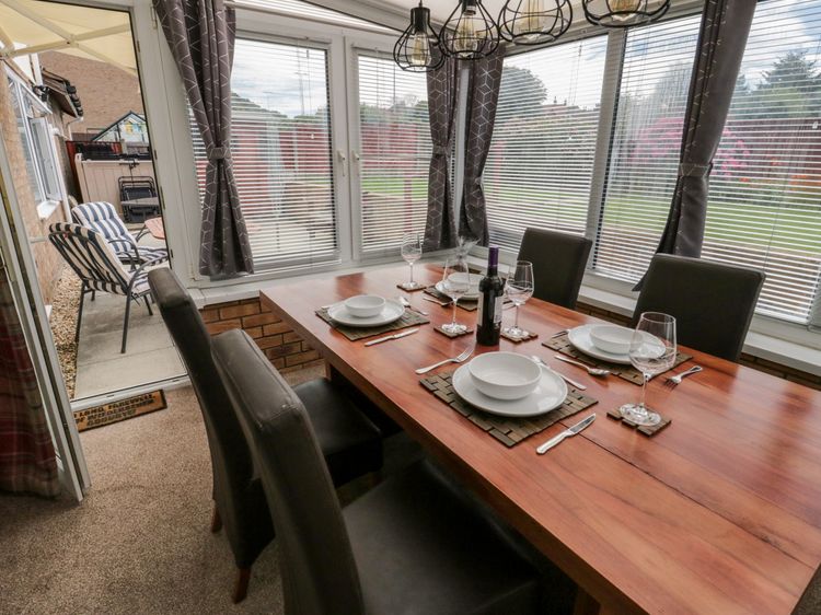 Ground floor flat, listing photograph 12
