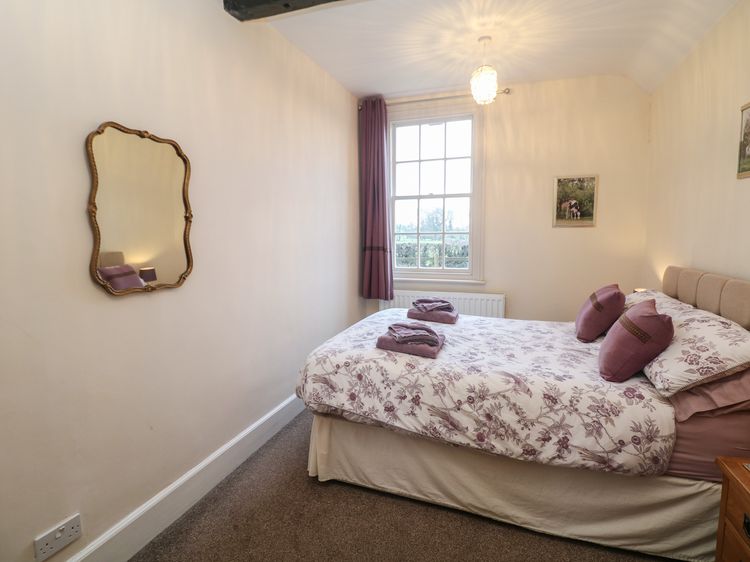 South Lodge - Longford Hall Farm Holiday Cottages, listing photograph 11
