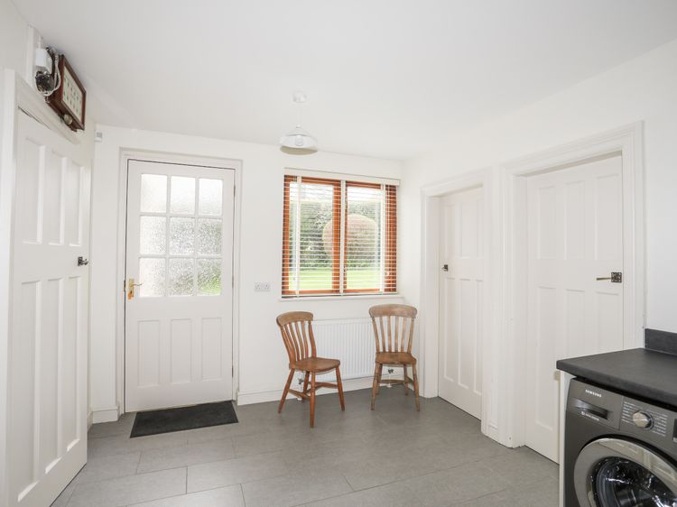 Bryn Deryn, listing photograph 11
